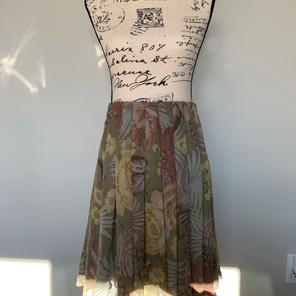 Flowy Print Skirt - Picture 3 of 7